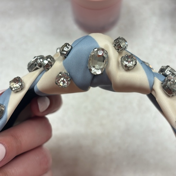 Lele Sadoughi x Stoney Clover Hydrangea Headband - Picture 7 of 7